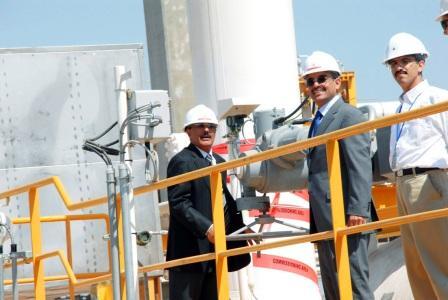 فخامة الرئيس يدشن المرحلة الأولى لمشروع تصدير الغاز الطبيعي المسال في بلحاف في نوفمبر من العام الماضي